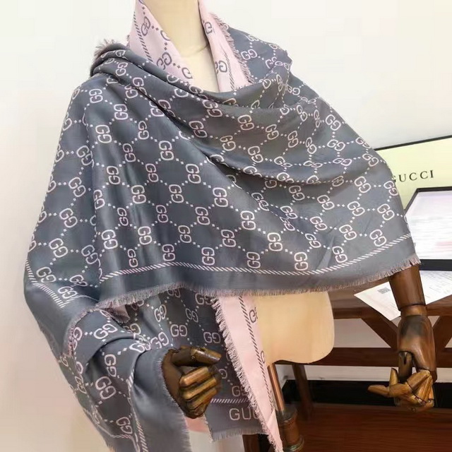 GUCCl brand scarf 37